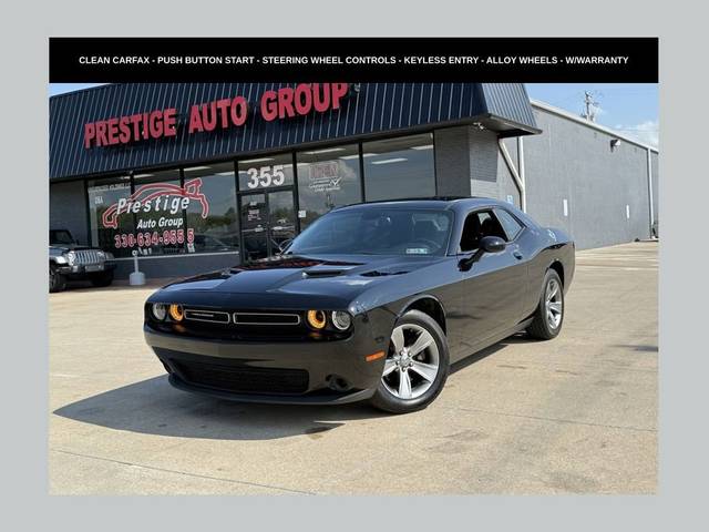 2016 Dodge Challenger SXT RWD photo