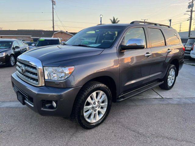 2016 Toyota Sequoia Platinum 4WD photo