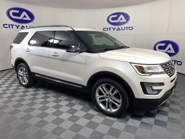 2017 Ford Explorer XLT 4WD photo