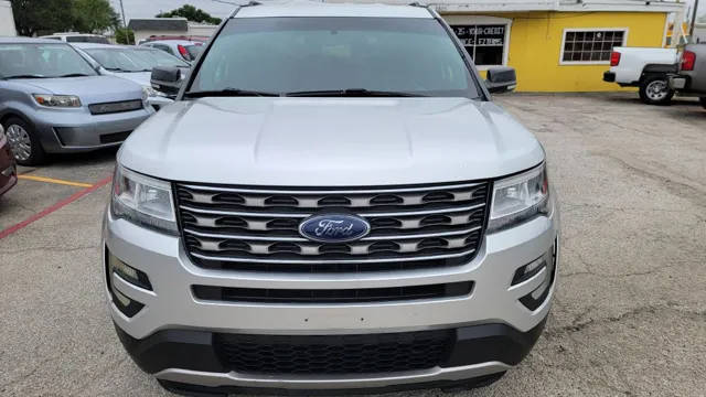 2017 Ford Explorer XLT FWD photo