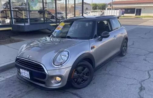 2017 MINI Hardtop 2 Door Cooper FWD photo