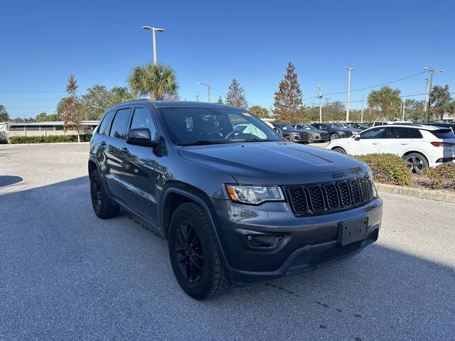 2017 Jeep Grand Cherokee Laredo 4WD photo