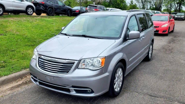 2016 Chrysler Town and Country Touring FWD photo