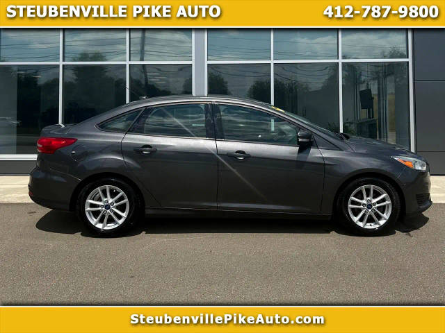 2015 Ford Focus SE FWD photo