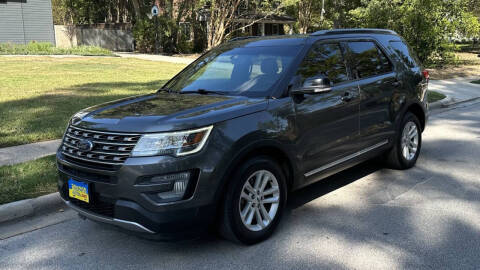 2017 Ford Explorer XLT FWD photo