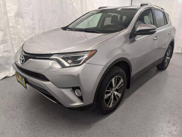 2016 Toyota RAV4 XLE AWD photo