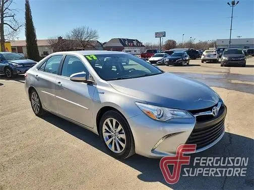 2017 Toyota Camry Hybrid XLE FWD photo