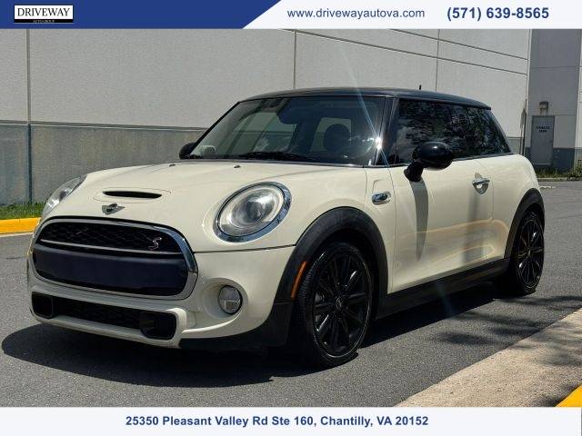 2017 MINI Hardtop 2 Door Cooper S FWD photo