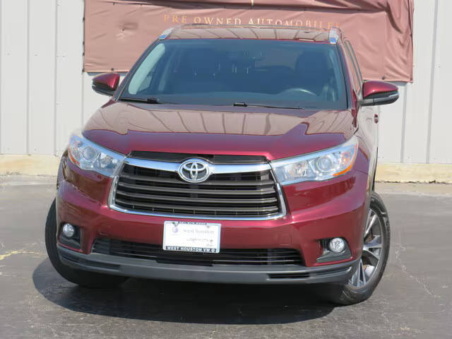 2016 Toyota Highlander XLE FWD photo