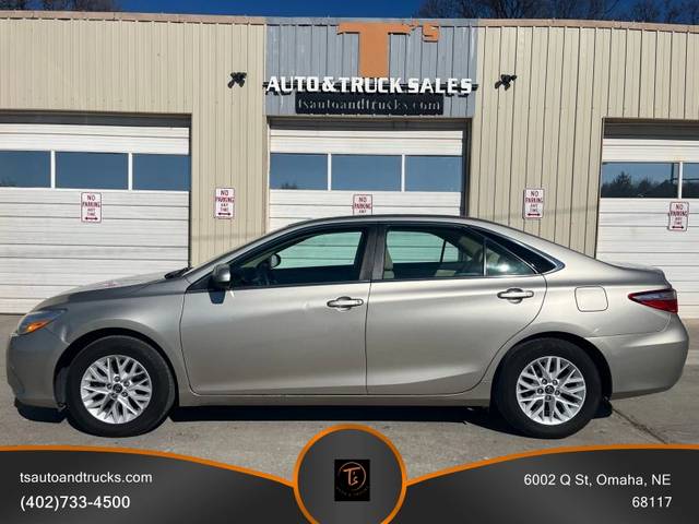 2017 Toyota Camry LE FWD photo