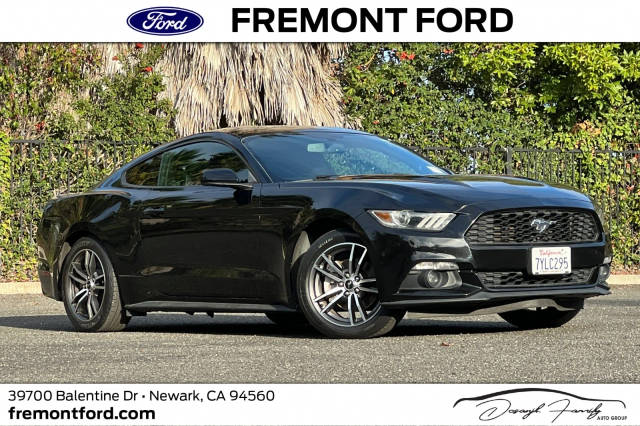 2017 Ford Mustang EcoBoost RWD photo