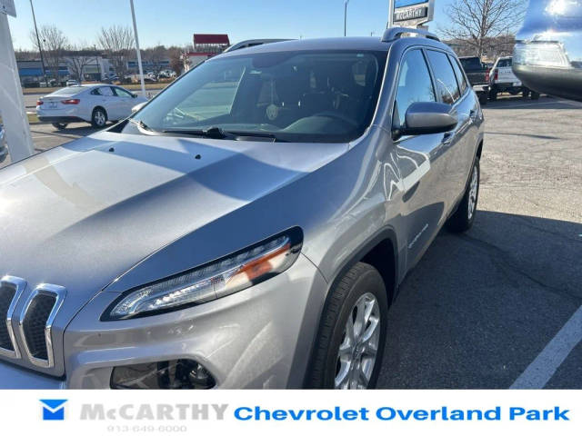 2017 Jeep Cherokee Latitude FWD photo