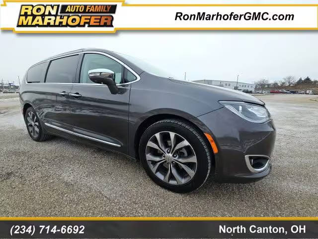 2017 Chrysler Pacifica Minivan Limited FWD photo