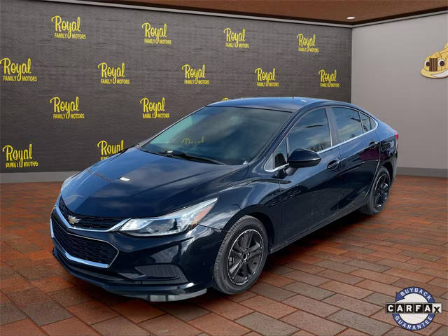 2017 Chevrolet Cruze LT FWD photo