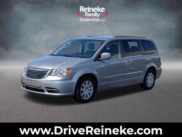 2016 Chrysler Town and Country Touring FWD photo