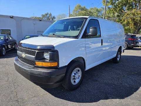 2017 Chevrolet Express Cargo RWD photo