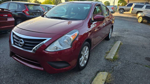 2016 Nissan Versa SL FWD photo