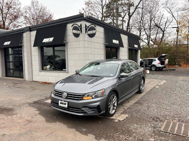 2017 Volkswagen Passat R-Line w/Comfort Pkg FWD photo