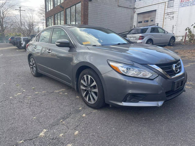 2016 Nissan Altima 2.5 SV FWD photo