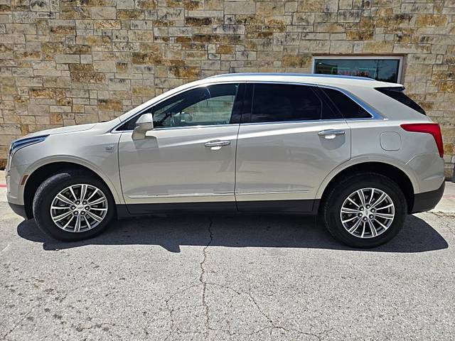 2017 Cadillac XT5 Luxury FWD FWD photo