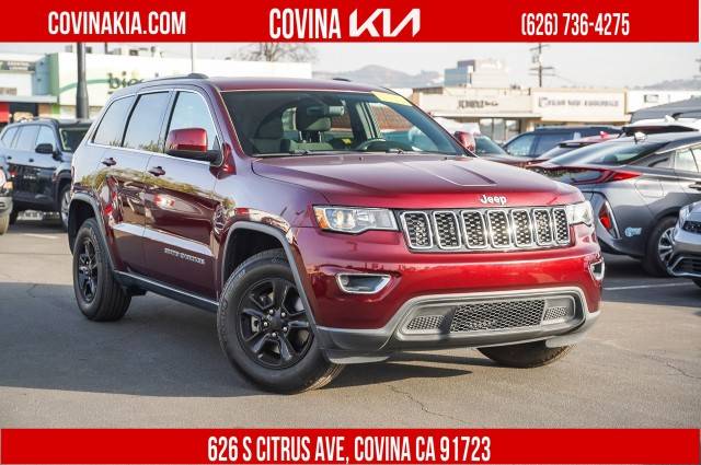 2017 Jeep Grand Cherokee Laredo RWD photo