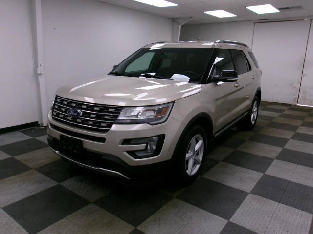 2017 Ford Explorer XLT 4WD photo