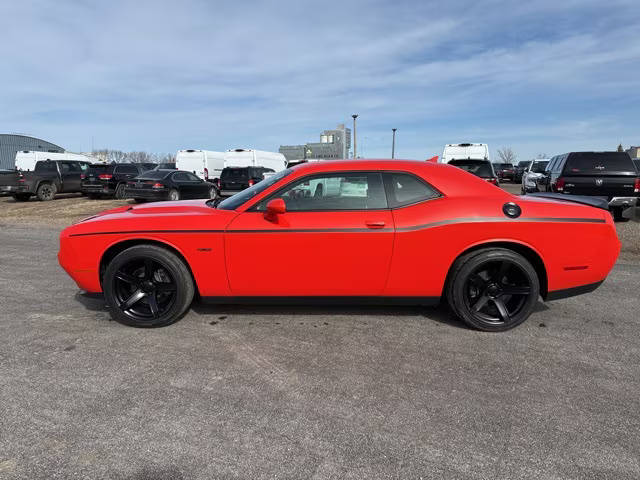 2016 Dodge Challenger R/T RWD photo