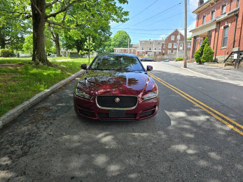 2017 Jaguar XE 25t Prestige RWD photo