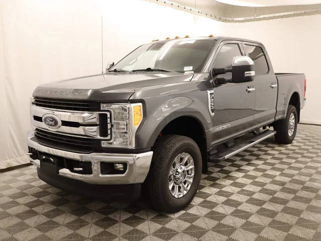 2017 Ford F-250 Super Duty XLT 4WD photo