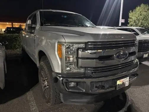2017 Ford F-250 Super Duty Lariat 4WD photo