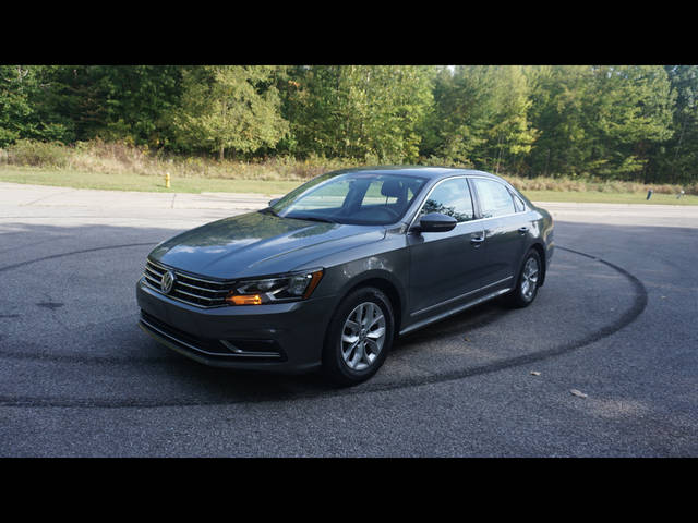 2017 Volkswagen Passat 1.8T S FWD photo