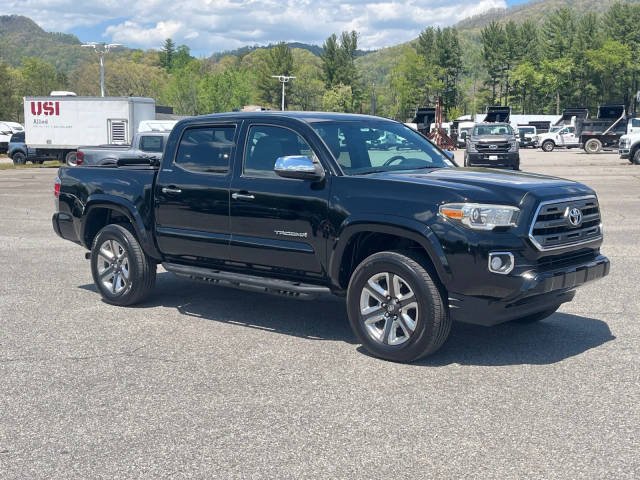 2017 Toyota Tacoma Limited 4WD photo