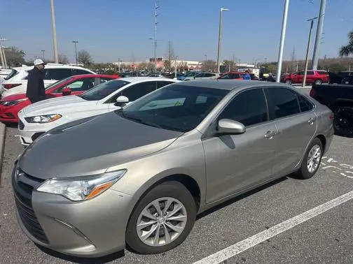 2017 Toyota Camry XLE FWD photo