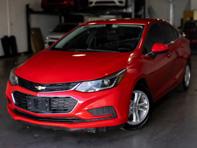 2017 Chevrolet Cruze LT FWD photo