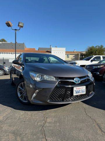 2017 Toyota Camry Hybrid SE FWD photo