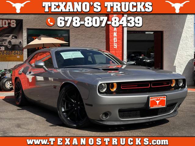 2016 Dodge Challenger R/T RWD photo