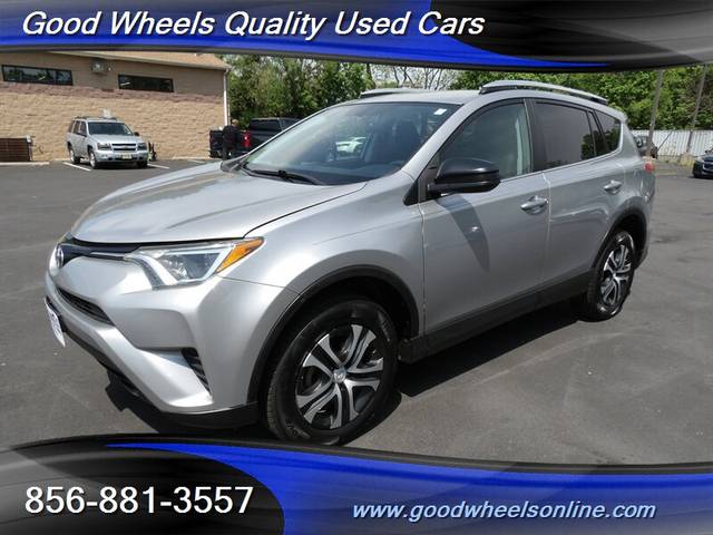 2016 Toyota RAV4 LE FWD photo