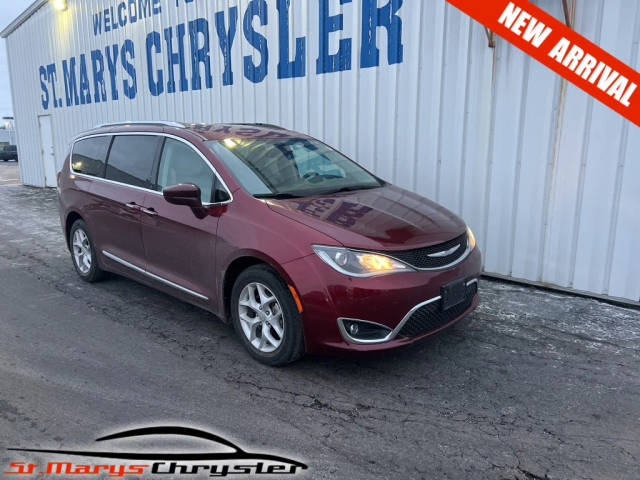 2017 Chrysler Pacifica Minivan Touring-L Plus FWD photo