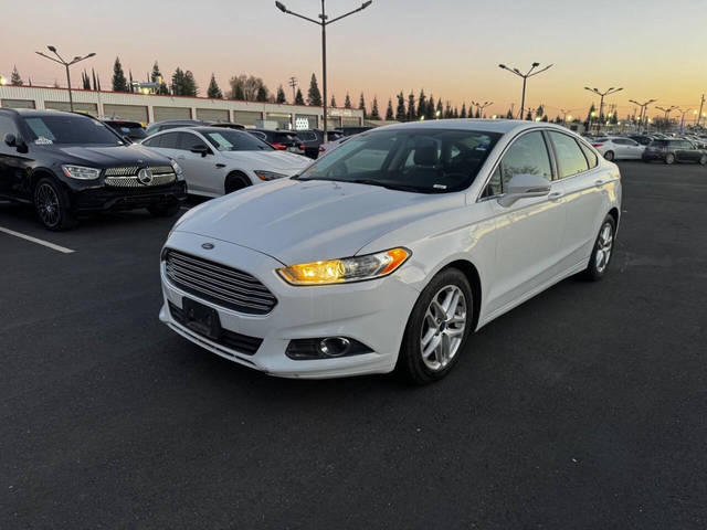 2016 Ford Fusion SE FWD photo