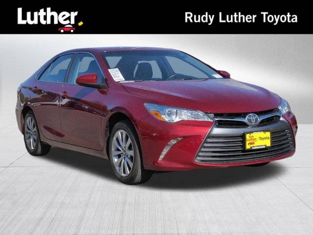 2017 Toyota Camry XLE FWD photo