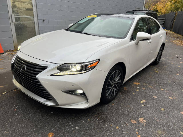 2016 Lexus ES  FWD photo