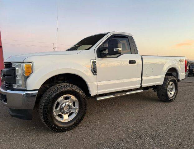 2017 Ford F-250 Super Duty XL 4WD photo
