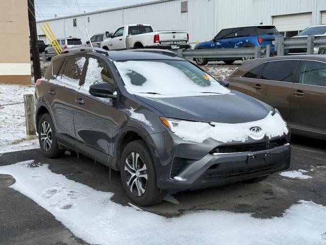 2016 Toyota RAV4 LE FWD photo