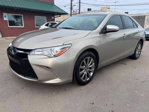 2017 Toyota Camry XLE FWD photo