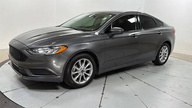 2017 Ford Fusion SE FWD photo