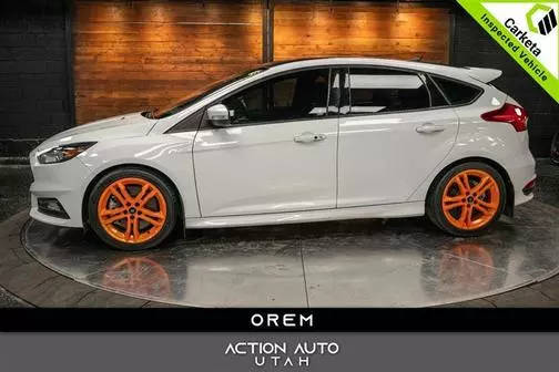 2016 Ford Focus ST FWD photo