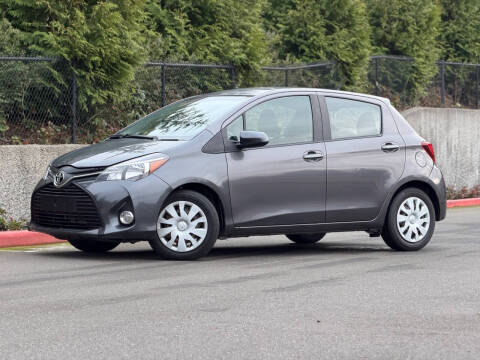 2015 Toyota Yaris L FWD photo