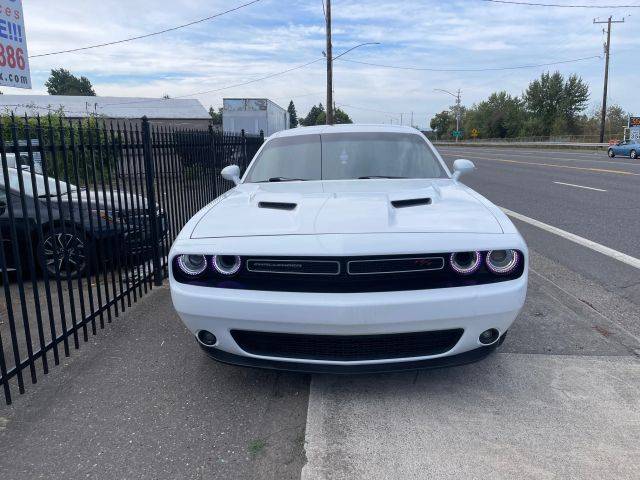 2016 Dodge Challenger R/T RWD photo