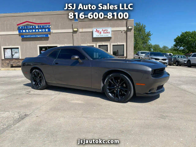 2016 Dodge Challenger R/T RWD photo