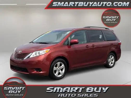 2017 Toyota Sienna LE FWD photo